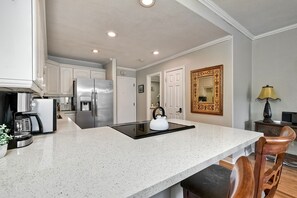 Fridge, microwave, oven, stovetop - La Costa Condo | Pool, BBQ, Gated Parking (Carlsbad)