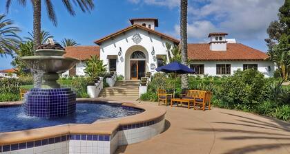 La Costa Condo | Pool, BBQ, Gated Parking