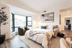 Unclassified image, 2 of 28, button