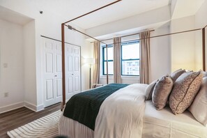 Ferros/tábuas de passar roupa, Wi-Fi, roupa de cama