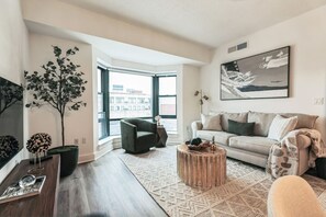 Unclassified image, 3 of 28, button