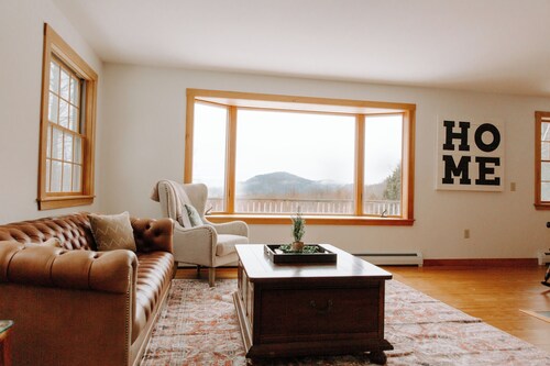 4 BR Mt Snow Okemo Ski Chalet w Amazing views!