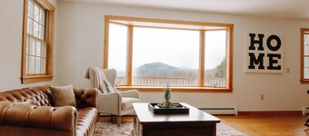 4 BR Mt Snow Okemo Ski Chalet w Amazing views!