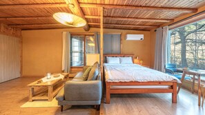 Basic Room, 1 Bedroom (Slow Turtle)