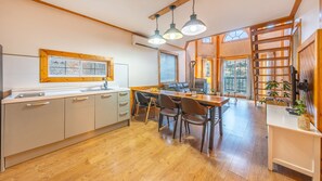 Basic Room, 2 Bedrooms (Snow Deer(Duplex)) | 1 bedroom, free WiFi - Hongcheon Fiction House Pension (Hongcheon)