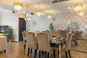 Dining - Royal Marina Experience Lavish 2BR Waterfront View (Dubai)