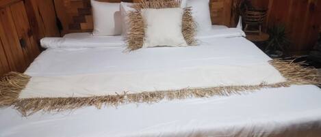 5 bedrooms, WiFi, bed sheets