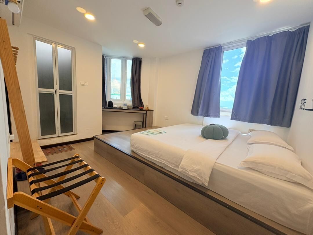 Comfort Room, 1 King Bed, Non Smoking | Free WiFi