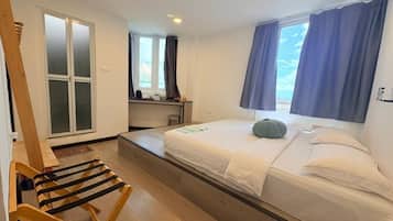 Comfort Room, 1 King Bed, Non Smoking | Free WiFi