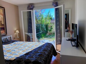 2 makuuhuonetta, silitysrauta/-lauta, vauvan matkasänky, ilmainen Wi-Fi