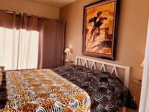 2 bedrooms, iron/ironing board, travel cot, free WiFi