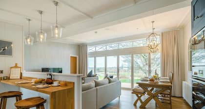 2 bedroom accommodation in Crosby-on-Eden