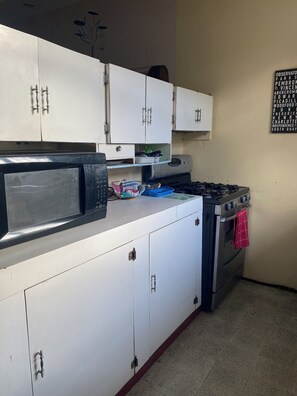 Private kitchen - Charming 1-bedroom house in brilliant Point Cumana, Carenage with AC, Wi-Fi  (Carenage)