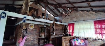 Hacienda, glamping El Atardecer, km 46 via a loja