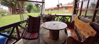 Hacienda, glamping El Atardecer, km 46 via a loja