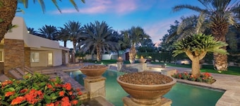 PalmSpring Luxury Vacation Home-Salted Pool & Spa.