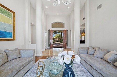 PalmSpring Luxury Vacation Home-Salted Pool & Spa.