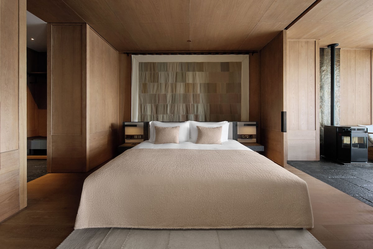 Luxury Süit, Dağ Manzaralı | 1 yatak odası, ücretsiz minibar, güneşlik/perde, ütü/ütü masası