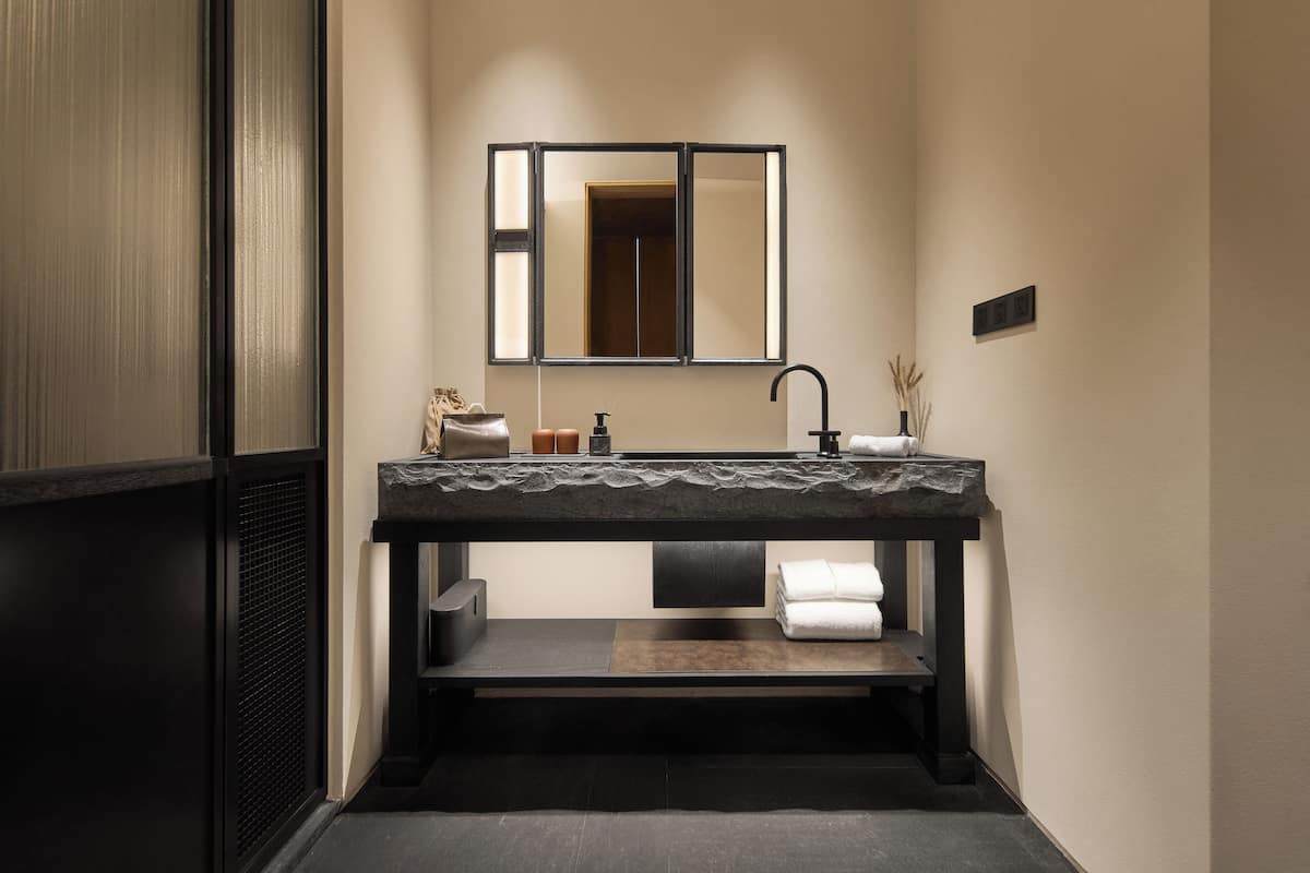 Premier Süit, Tepe Manzaralı | Banyo | Saç kurutma makinesi, havlu, sabun, şampuan