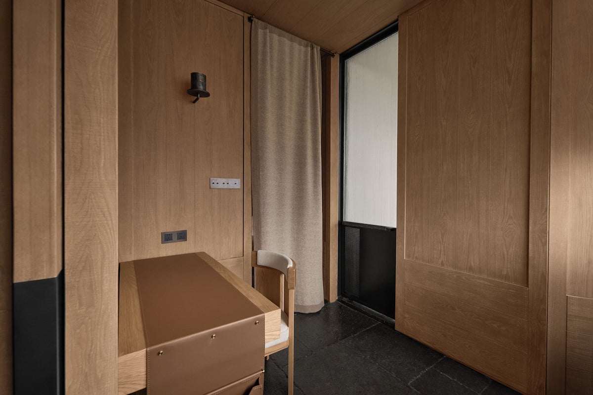 Deluxe Süit, Tepe Manzaralı | Banyo | Saç kurutma makinesi, havlu, sabun, şampuan