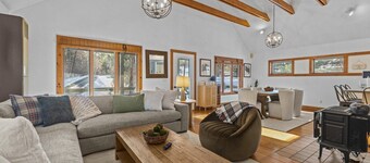 Charming Stowe Carriage House in the Woods