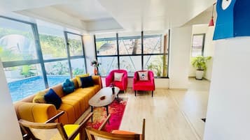 Deluxe Villa, 6 Bedrooms, Private Pool, Pool View | Living area | TV