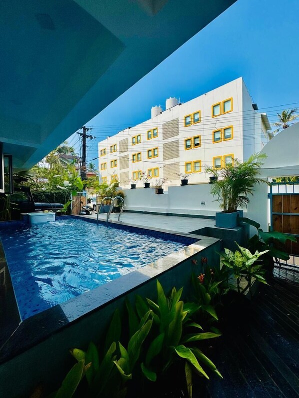 Private pool