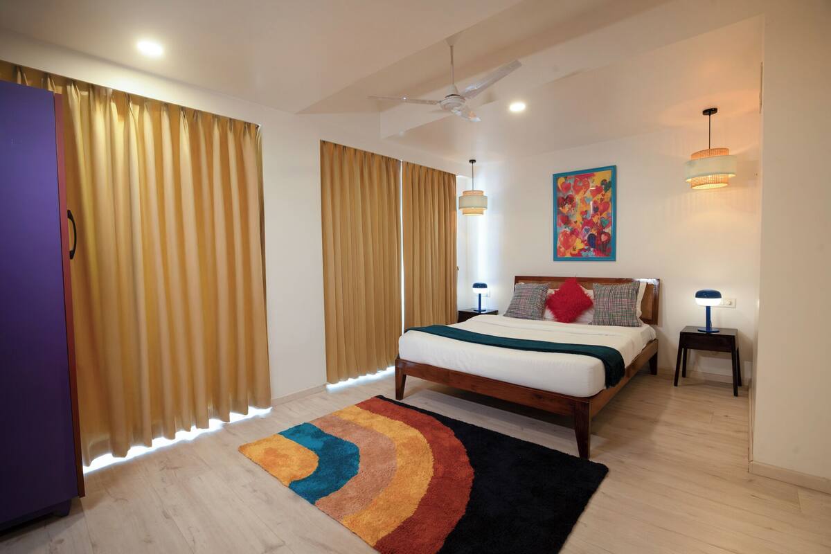 1 bedroom, individually decorated, iron/ironing board, free WiFi