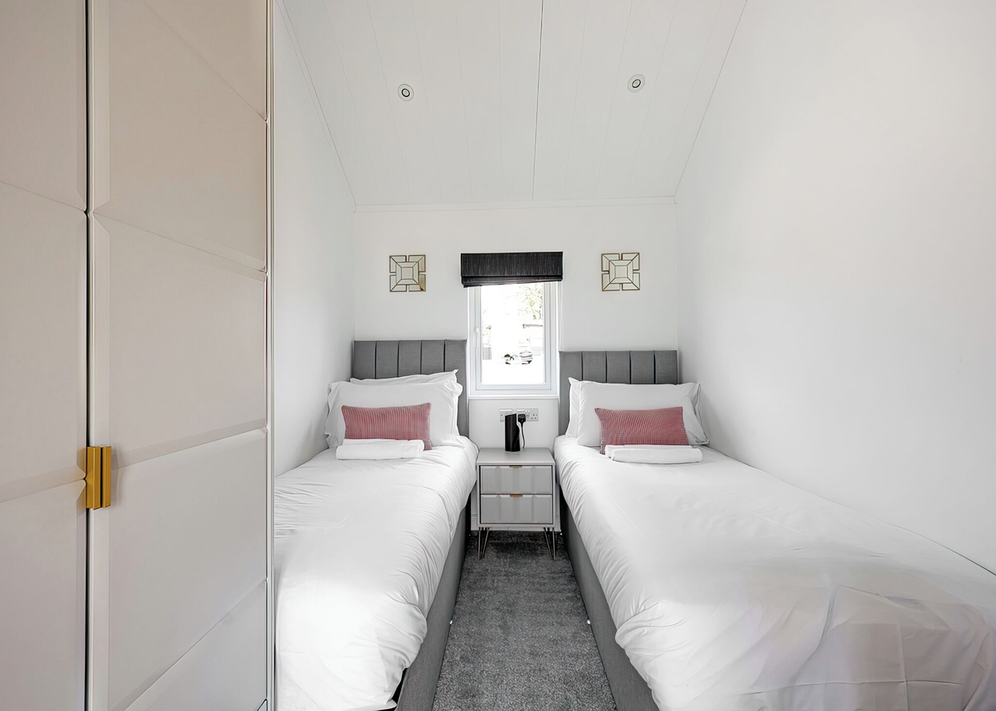 2 bedrooms
