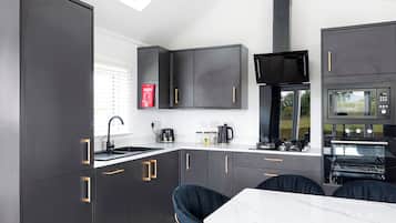Fridge, oven, stovetop, toaster