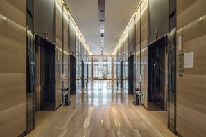 Elevator - ChongQing BackHome Riverview Hotel (Chongqing)