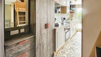 Fridge, oven, stovetop, toaster