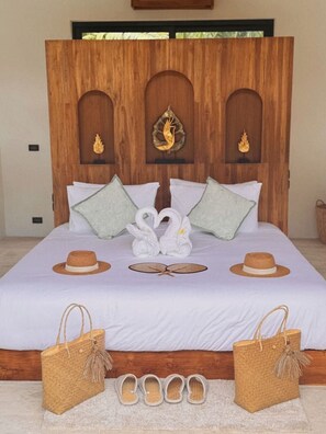 1 bedroom, desk, WiFi, bed sheets