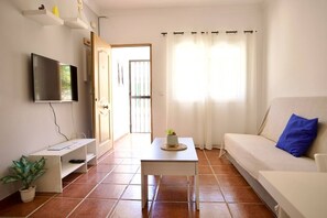 TV - R001. Nice apartment in Nerja next to the beach (Nerja)