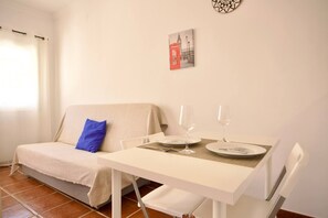Dining - R001. Nice apartment in Nerja next to the beach (Nerja)