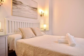 1 bedroom, iron/ironing board, WiFi, bed sheets - R008. Nueva 33 - Apartament Nº1 (Nerja)