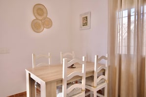 Dining - R009. CASA LIDIA - House with swimming pool (Nerja)