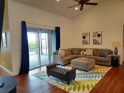 Countryside Comfort 5 MIN WEC, FAST & 15 min HITS, 1 acre 2 KING BED. Near I-75