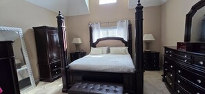 4 soverom, skrivebord, strykejern/-brett og wi-fi (inkludert)