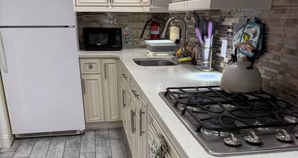 Charming 1-bedroom apartment with AC, WiFi in wonderful Queens