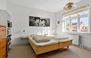 2 soverom, strykejern/-brett og wi-fi (inkludert)