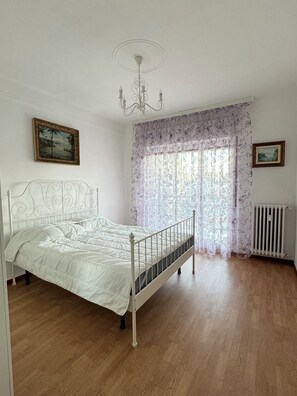 1 Schlafzimmer, Bügeleisen/Bügelbrett, kostenloses WLAN, Bettwäsche