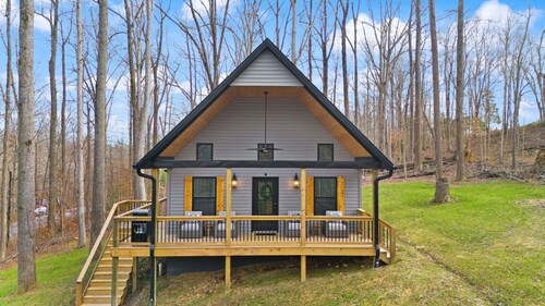 Spacious 3-bedroom house near Nolin Lake/Mammoth Cave, WiFi, Grill, Fire Pit!