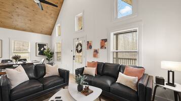 TV connectée, cheminée, jeux vidéo