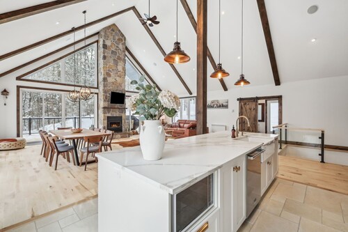 Escape to Mont-Tremblant: A Luxurious Retreat Awaits You