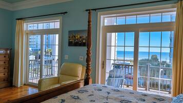 3 slaapkamers, een strijkplank/strijkijzer, gratis wifi, beddengoed