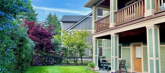 Garden Oasis in Victoria's Golf and Tennis Resort