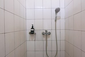 Shower, free toiletries, towels, soap