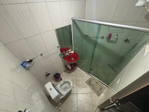 Bathroom - 130m² of space for your family with air conditioning, parking space and next to tourist attractions (Bom Jesus da Lapa)