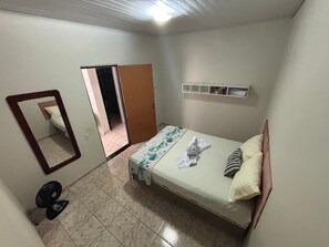 Room - 130m² of space for your family with air conditioning, parking space and next to tourist attractions (Bom Jesus da Lapa)